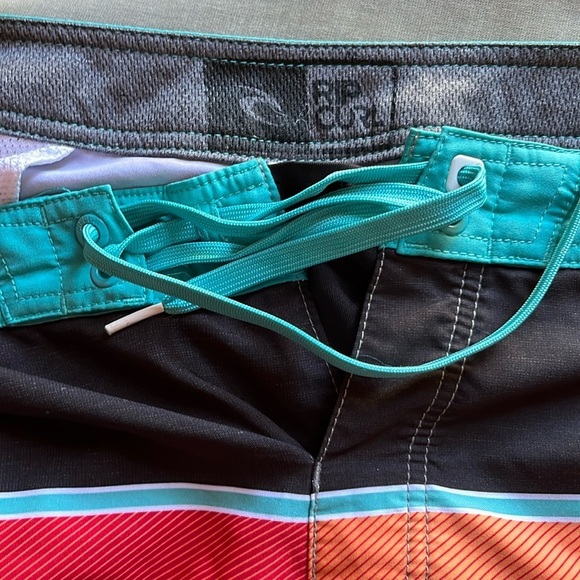 Rip Curl Board Shorts - Picture 3 of 4